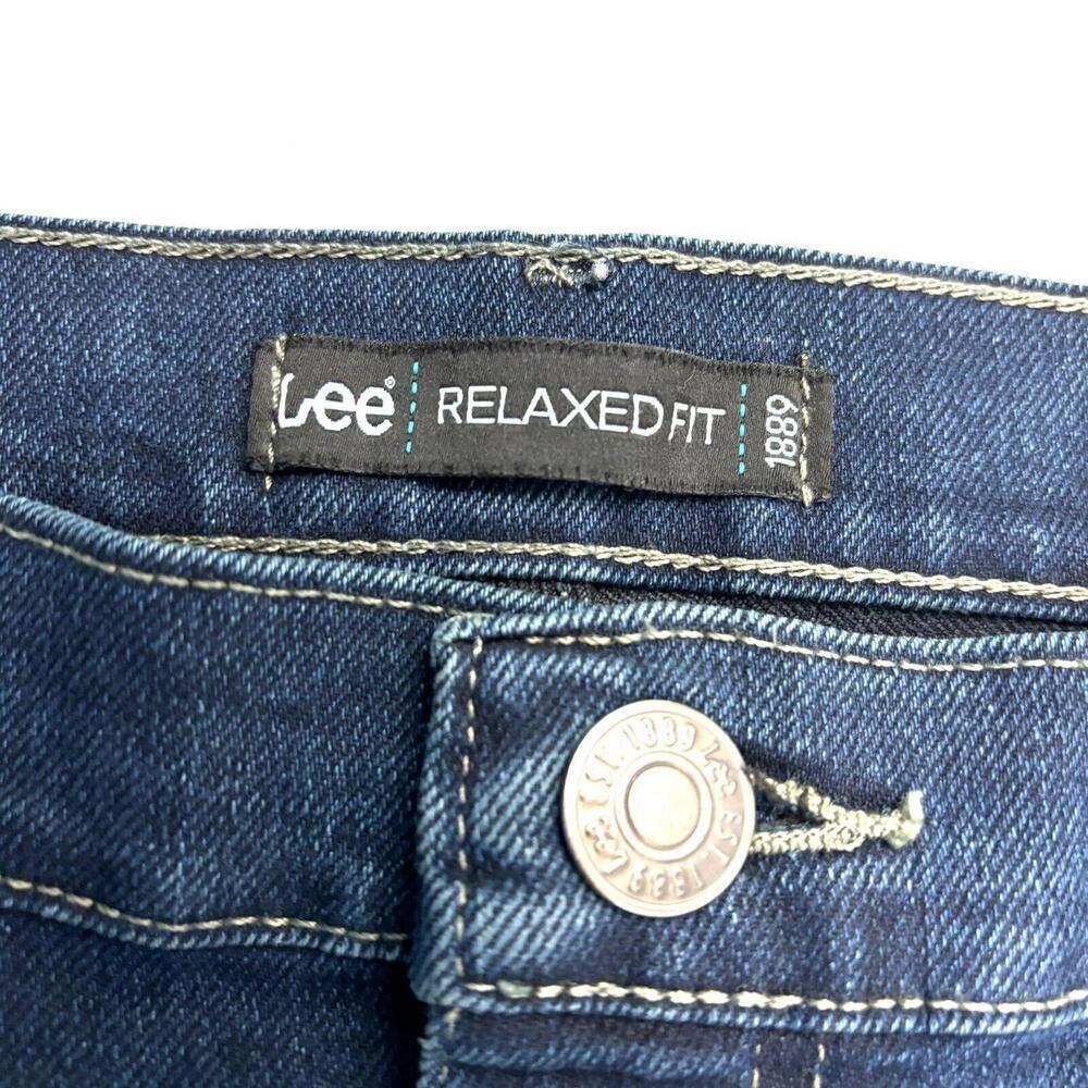 Lee‎ Relaxed Fit Straight Leg Women's size 16 Dark Wash Blue Denim Jeans - Picture 2 of 4